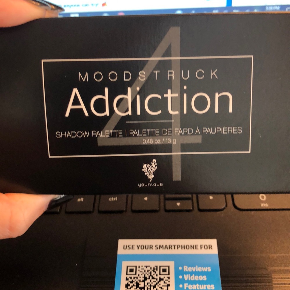 Brand new Younique Moodstruck Addiction palette